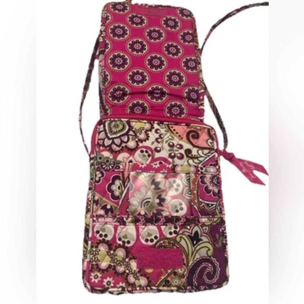 NWOT Vera Bradley Berry Paisley Crossbody bag Dark Pink Berry - Picture 3 of 12